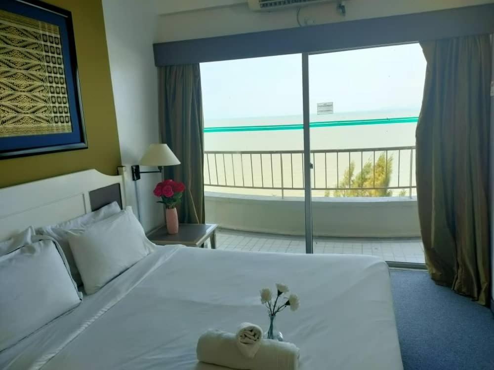 Beachfront Full Sea Penang Tanjung Bungah  Exterior foto