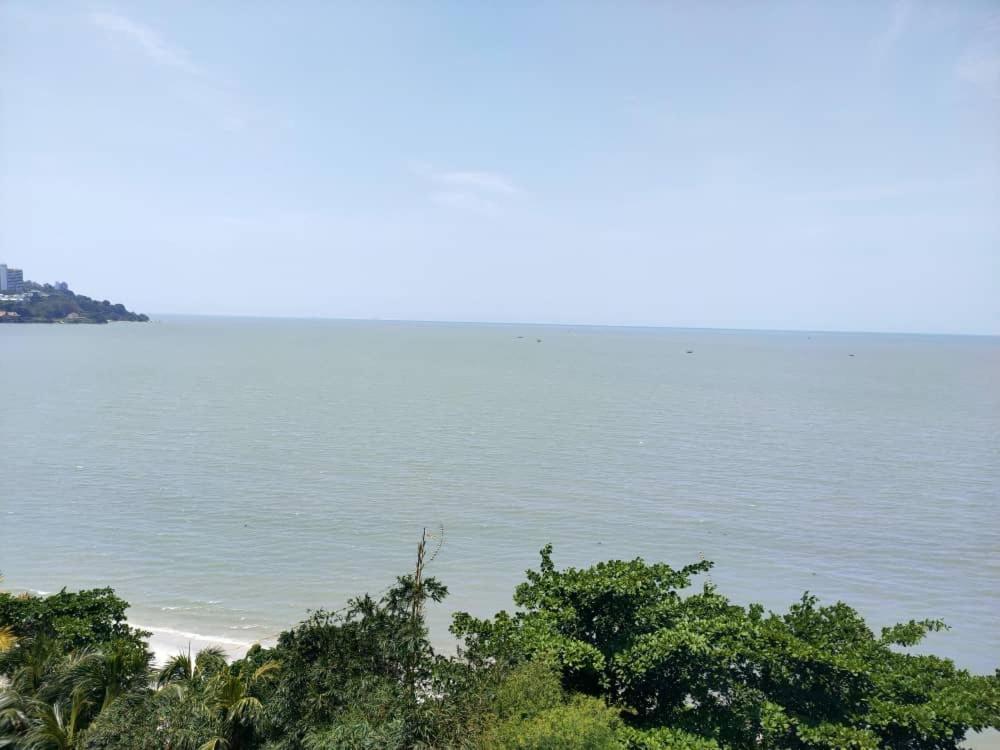 Beachfront Full Sea Penang Tanjung Bungah  Exterior foto